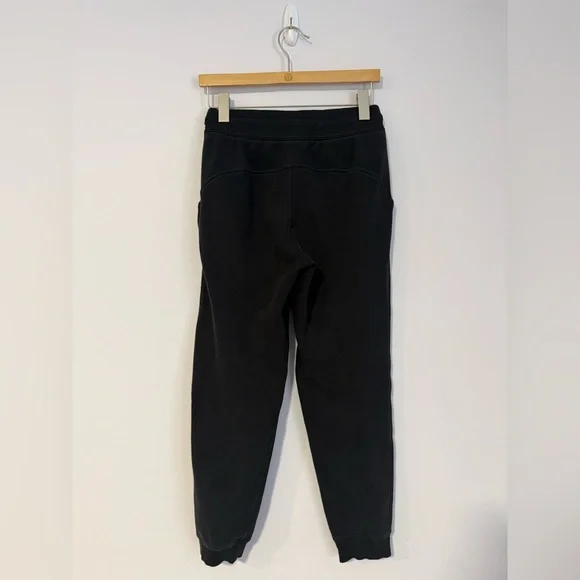 Lululemon Scuba Joggers Black Size 4 Inseam 27” - Picture 2 of 4